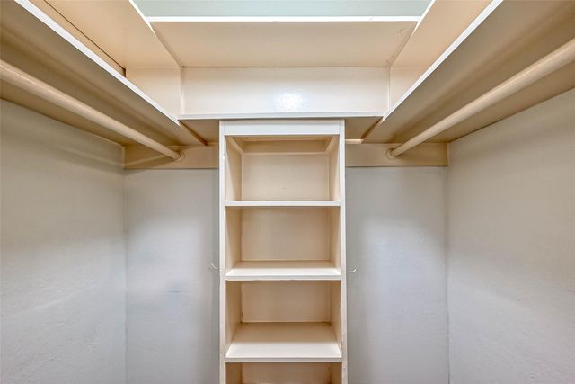 9707 Kit Street, Houston, TX 77096