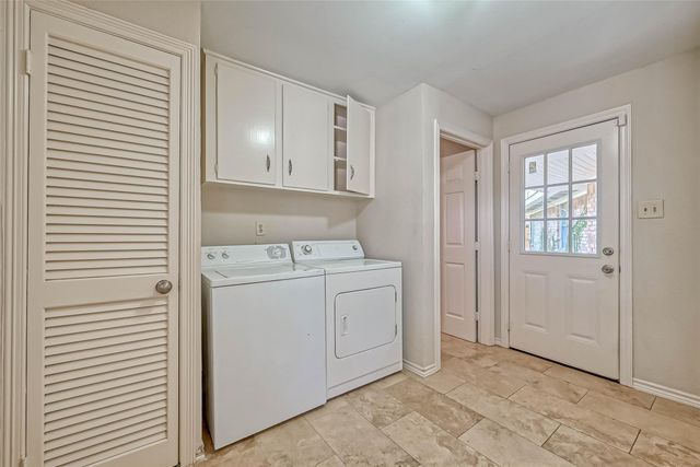 9707 Kit Street, Houston, TX 77096