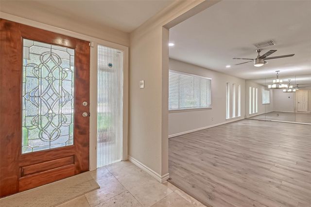 9707 Kit Street, Houston, TX 77096