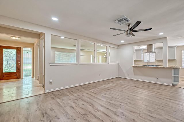 9707 Kit Street, Houston, TX 77096