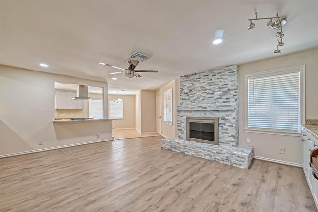 9707 Kit Street, Houston, TX 77096