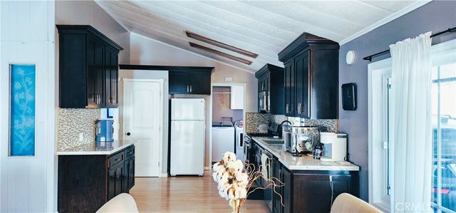 2595 Atlanta 19, Riverside, CA 92507