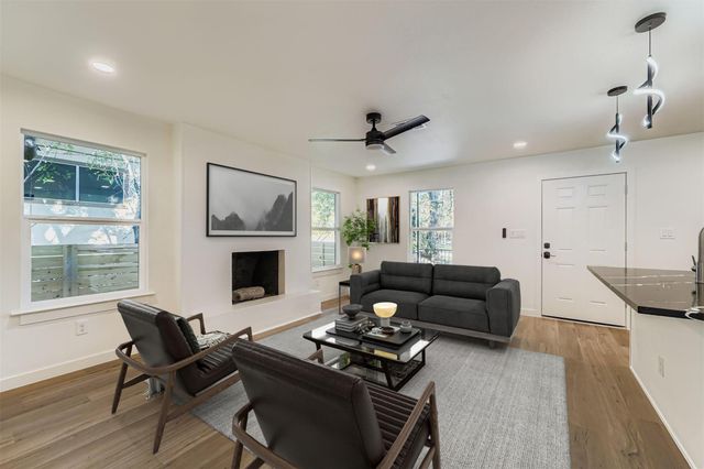 10710 Crestview DR, Jonestown, TX 78645