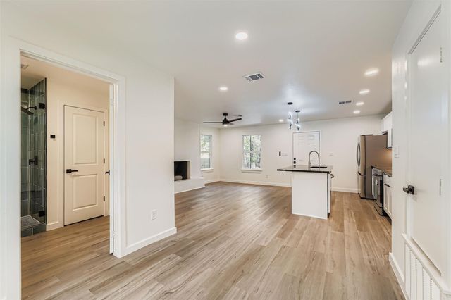 10710 Crestview DR, Jonestown, TX 78645