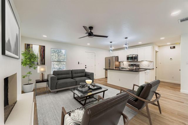 10710 Crestview DR, Jonestown, TX 78645