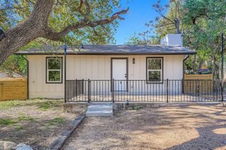 10710 Crestview DR, Jonestown, TX 78645