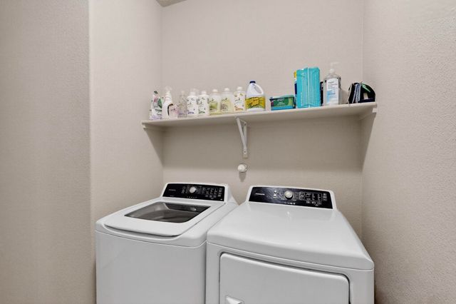 4143 Summit Park Road NE, Rio Rancho, NM 87144