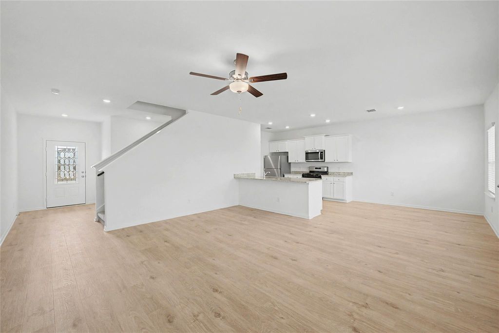 353 Silent Meadow RUN, Maxwell, TX 78656