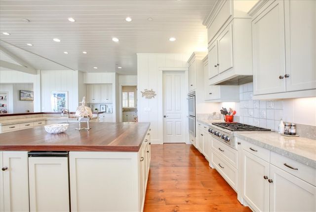 404 Huntington Road, Cambria, CA 93428