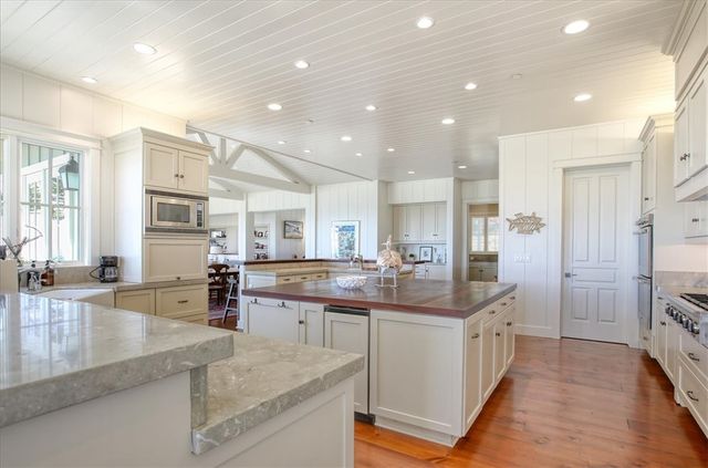 404 Huntington Road, Cambria, CA 93428