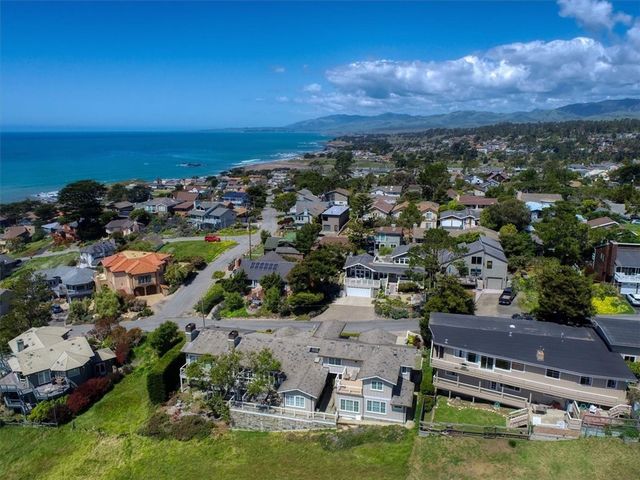 404 Huntington Road, Cambria, CA 93428