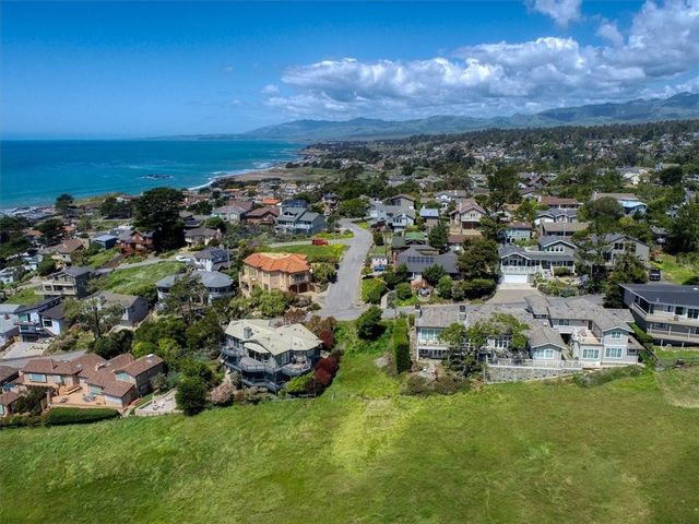 404 Huntington Road, Cambria, CA 93428