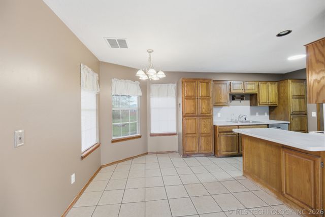 12308 E 89th Street North N, Owasso, OK 74055