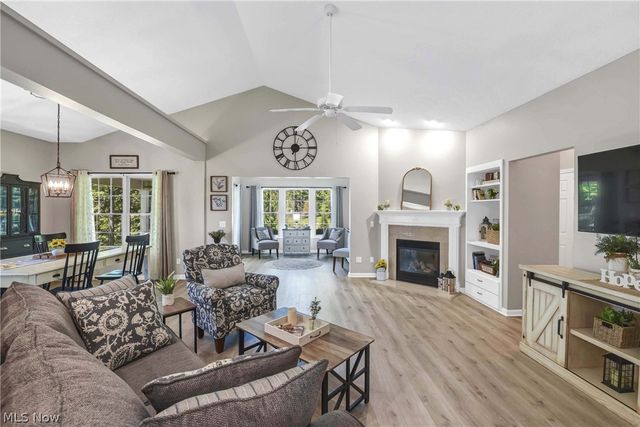 39282 Camelot Way, Avon, OH 44011
