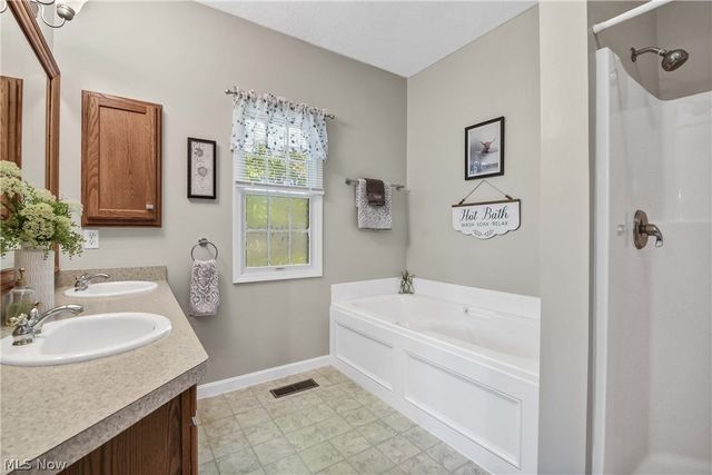 39282 Camelot Way, Avon, OH 44011