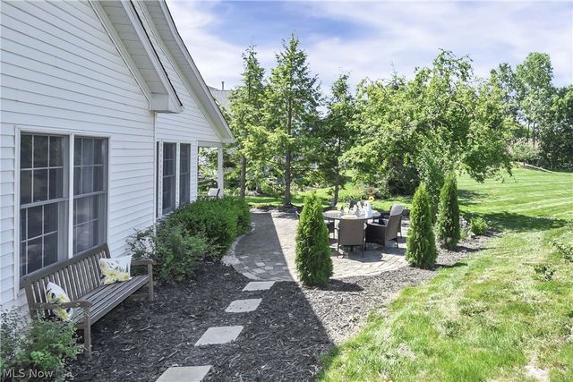 39282 Camelot Way, Avon, OH 44011