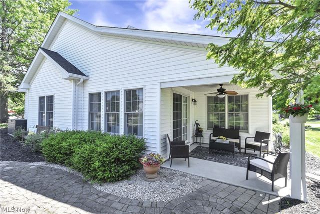 39282 Camelot Way, Avon, OH 44011