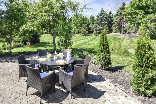 39282 Camelot Way, Avon, OH 44011