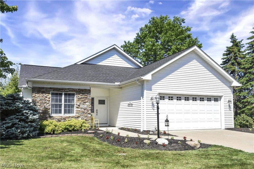 39282 Camelot Way, Avon, OH 44011