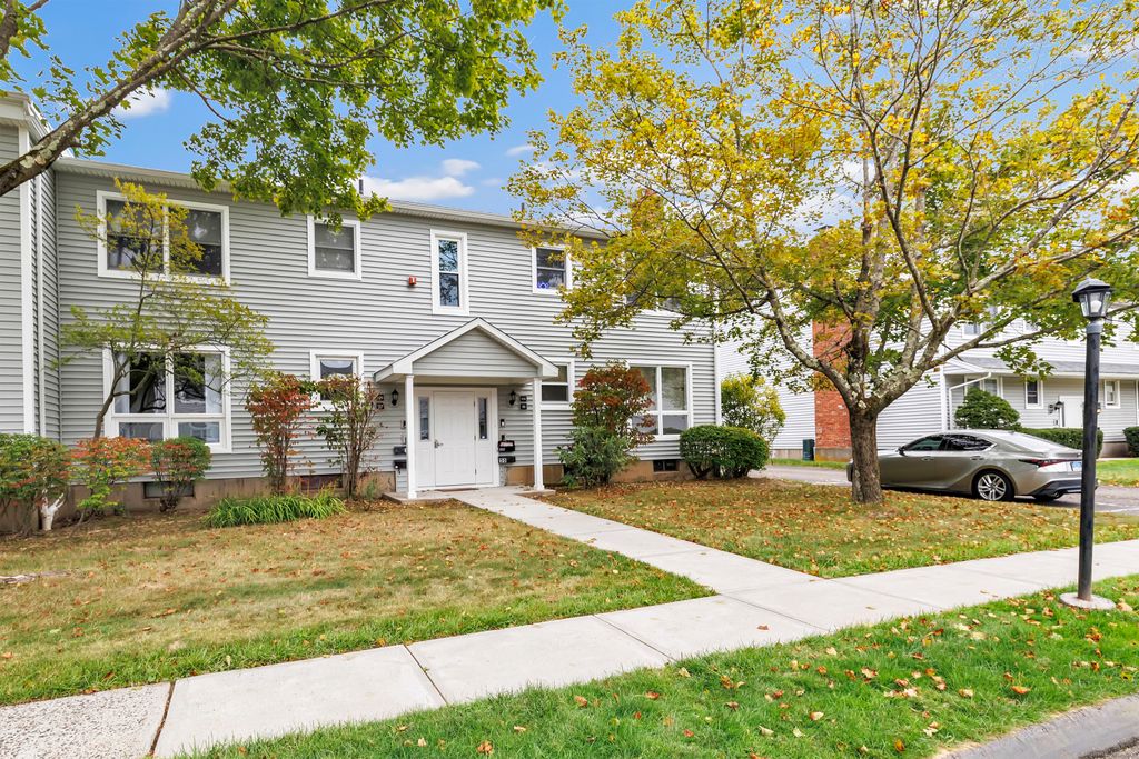 97 Carriage Path South 97, Milford, CT 06460