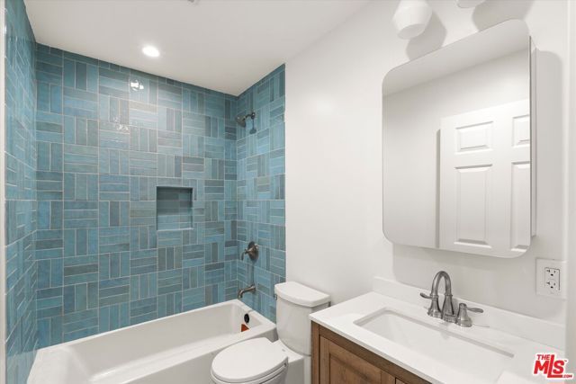 3792 Van Ness Avenue, Los Angeles, CA 90018