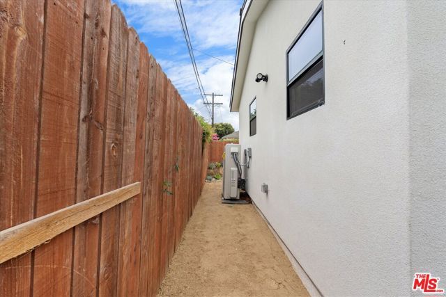 3792 Van Ness Avenue, Los Angeles, CA 90018