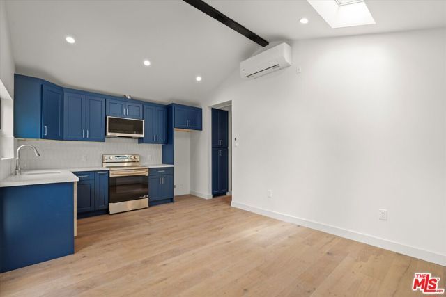 3792 Van Ness Avenue, Los Angeles, CA 90018