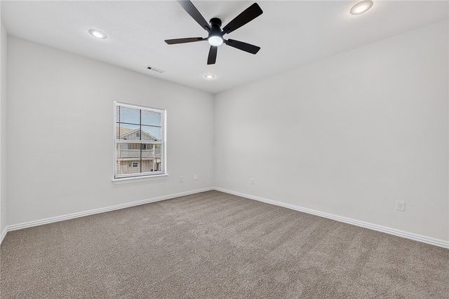 712 N Wordsworth Lane, Fayetteville, AR 72704