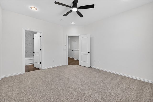 712 N Wordsworth Lane, Fayetteville, AR 72704