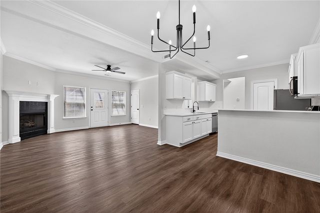 712 N Wordsworth Lane, Fayetteville, AR 72704
