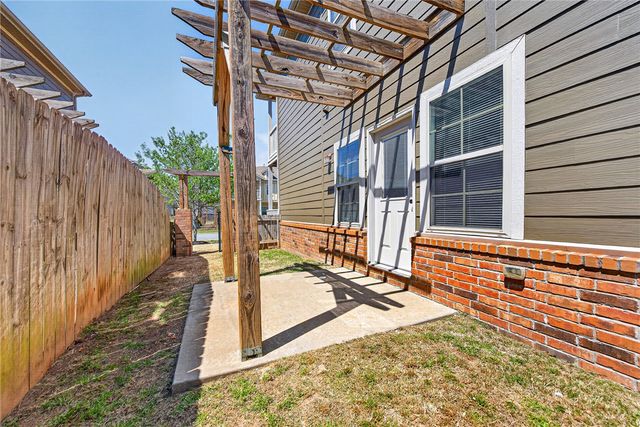 712 N Wordsworth Lane, Fayetteville, AR 72704