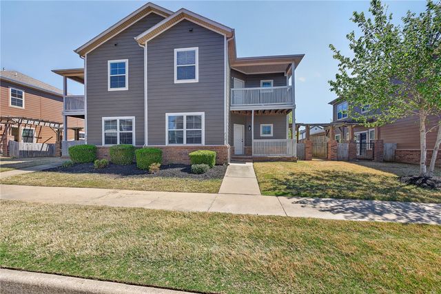 712 N Wordsworth Lane, Fayetteville, AR 72704