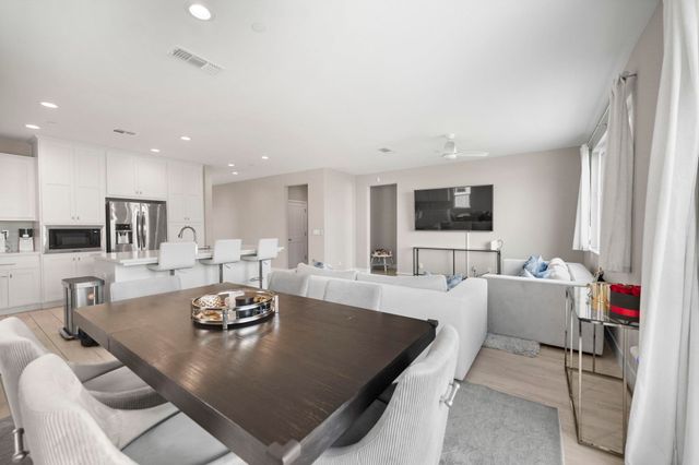 1605 Radiance Ln, Modesto, CA 95356