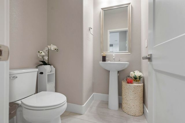 1605 Radiance Ln, Modesto, CA 95356