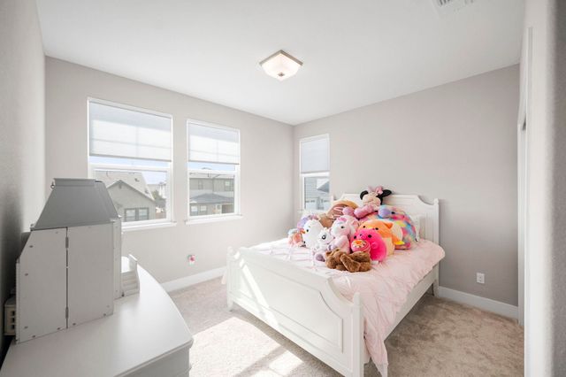 1605 Radiance Ln, Modesto, CA 95356