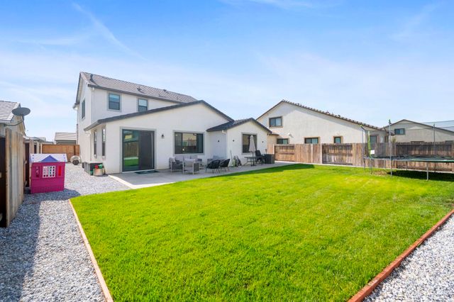 1605 Radiance Ln, Modesto, CA 95356