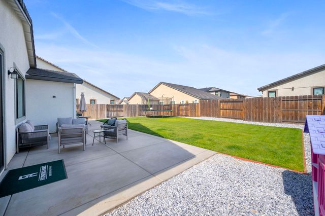 1605 Radiance Ln, Modesto, CA 95356