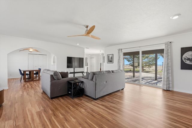 136 Weimer Road, Edgewood, NM 87015