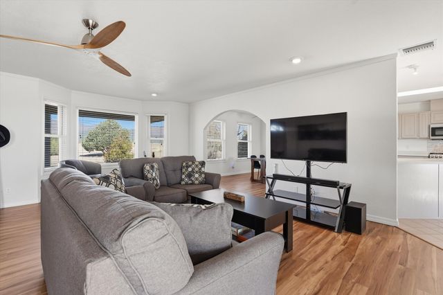 136 Weimer Road, Edgewood, NM 87015