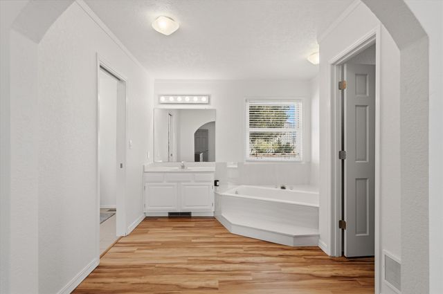 136 Weimer Road, Edgewood, NM 87015