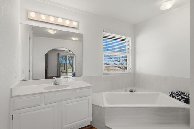 136 Weimer Road, Edgewood, NM 87015