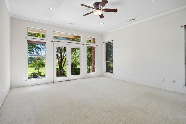 2204 Creekside Circle S, Irving, TX 75063