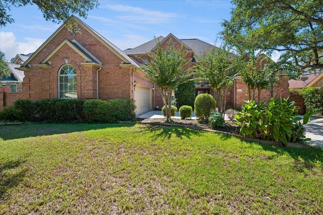 2204 Creekside Circle S, Irving, TX 75063