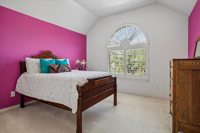 2204 Creekside Circle S, Irving, TX 75063