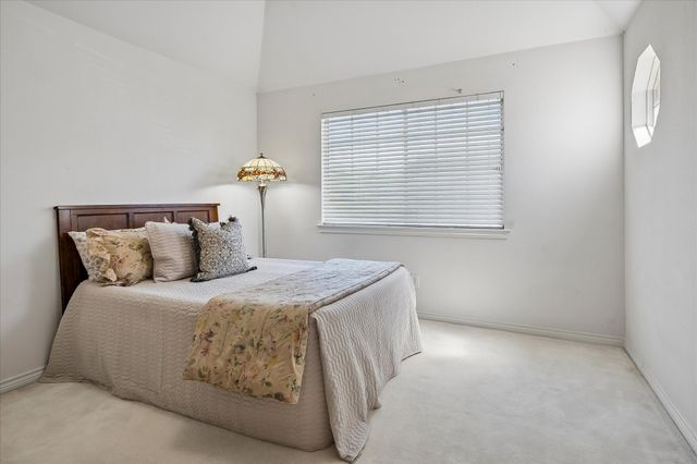 2204 Creekside Circle S, Irving, TX 75063