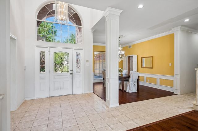 2204 Creekside Circle S, Irving, TX 75063