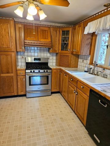 174 Helen Dr, Marlborough, MA 01752