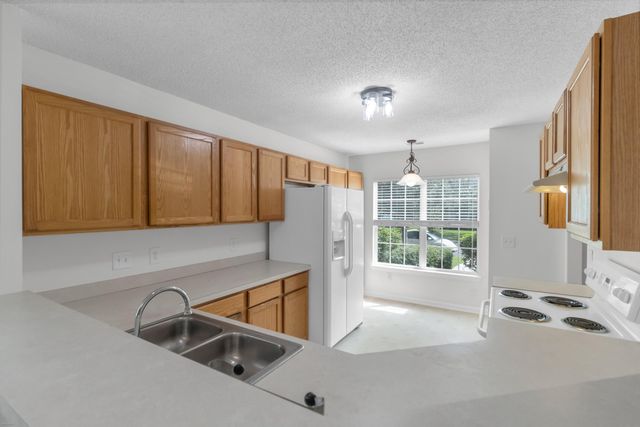 7316 Stoney Moss Way, Hanahan, SC 29410