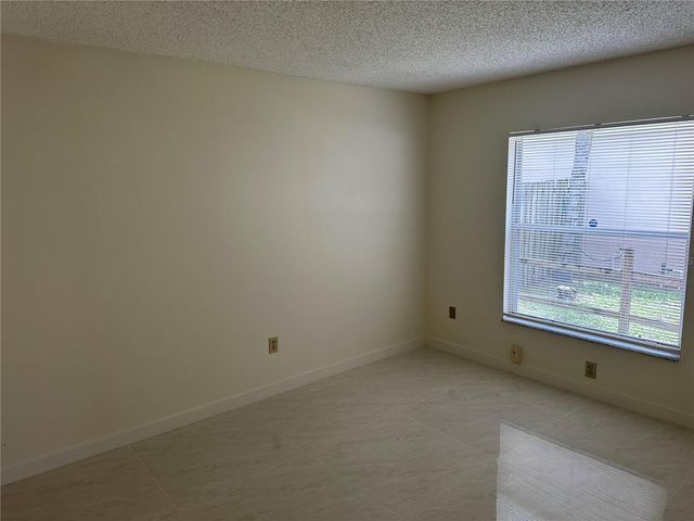 5915 TAYWOOD DRIVE, Tampa, FL 33624