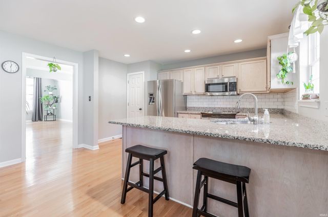 8000 Bayberry Drive, Evansville, IN 47711